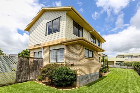 Photo of property in 96a Branch Road, Highlands Park, New Plymouth, 4312