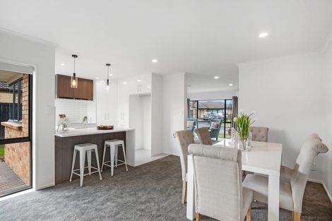 Photo of property in 34 Sandwick Drive, Weymouth, Auckland, 2103