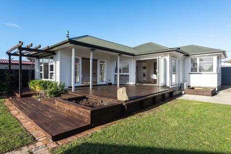 Photo of property in 221 Weston Road, St Albans, Christchurch, 8052