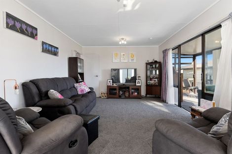 Photo of property in 15 Westwood Street, Bellevue, Tauranga, 3110
