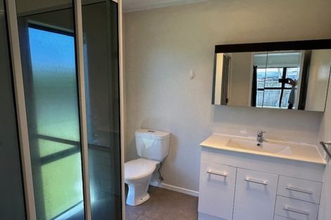 Photo of property in 26 Miriam Corban Heights, Henderson, Auckland, 0612