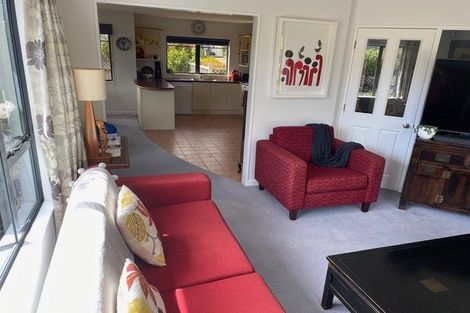 Photo of property in 20 Landsdowne Terrace, Karori, Wellington, 6012