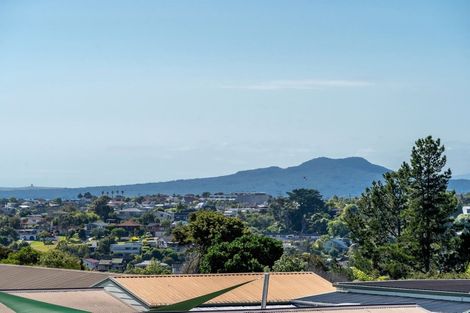 Photo of property in 769 East Coast Road, Northcross, Auckland, 0630