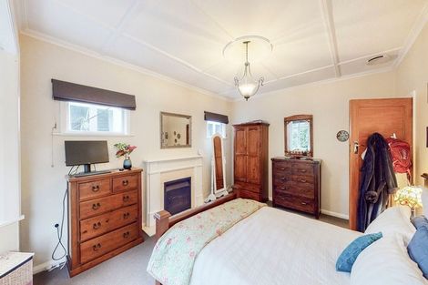 Photo of property in 74 Glenmore Street, Northland, Wellington, 6012