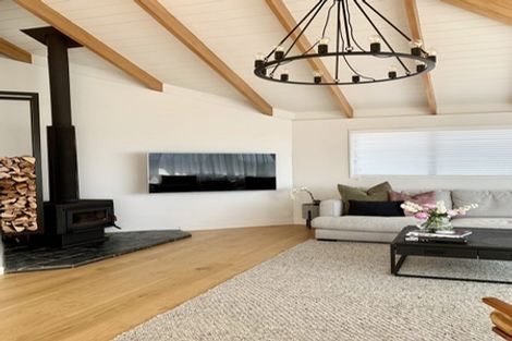 Photo of property in 1/70 Ocean View Road, Northcote, Auckland, 0627