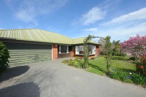 Photo of property in 92 Apsley Drive, Avonhead, Christchurch, 8042