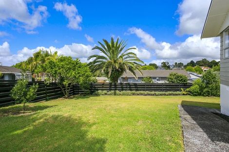 Photo of property in 33 Donovan Avenue, Massey, Auckland, 0614