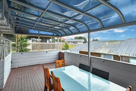 Photo of property in 15 Lowburn Place, Clover Park, Auckland, 2019