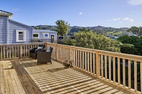 Photo of property in 9 Glendavar Street, Berhampore, Wellington, 6023
