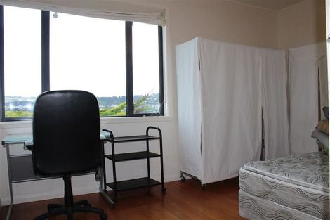 Photo of property in 58 Shelly Bay Road, Maupuia, Wellington, 6022