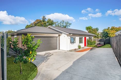 Photo of property in 33a Gill Avenue, Te Atatu Peninsula, Auckland, 0610