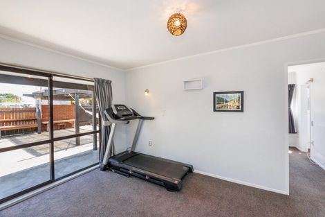 Photo of property in 11 Koura Street, Tangimoana, 4822