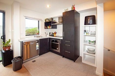 Photo of property in 11 Gordon Place, Newtown, Wellington, 6021