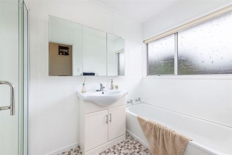 Photo of property in 3/17 Captain Scott Road, Glen Eden, Auckland, 0602
