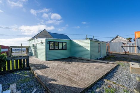 Photo of property in 6 Ocean Beach Road, Bluff, 9814