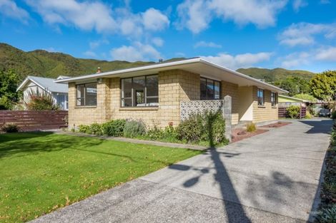 Photo of property in 18 Norton Park Avenue, Fairfield, Lower Hutt, 5011