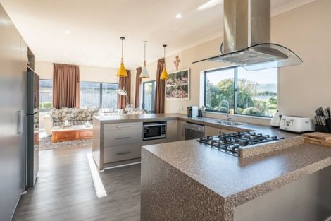 Photo of property in 11 Trusham Court, Paraparaumu, 5032