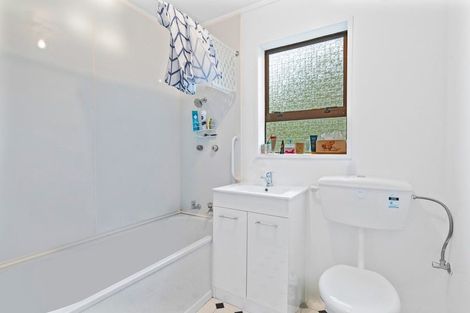 Photo of property in 6 Walker Avenue, Paremata, Porirua, 5026