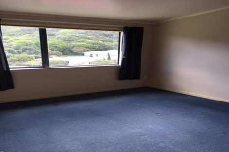 Photo of property in 35 Olivia Crescent, Tawa, Wellington, 5028