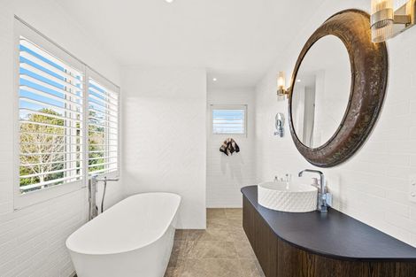 Photo of property in 26 Sandpiper Avenue, Point Wells, 0986