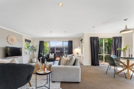 Photo of property in 12 Lionel Place, Mapua, 7005