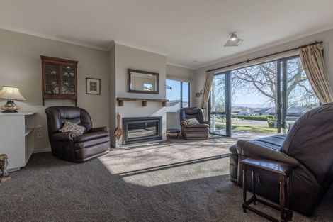 Photo of property in 11 Apatu Place, Waipukurau, 4200