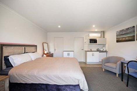 Photo of property in 2 Preston Drive, Arrowtown, 9302