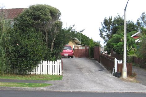 Photo of property in 17a Buisson Glade, West Harbour, Auckland, 0618