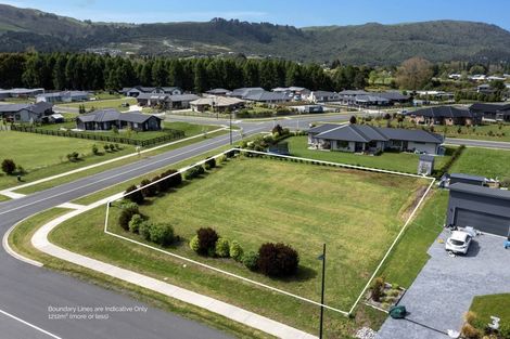 Photo of property in 1 Kahikatea Drive, Kinloch, Taupo, 3377