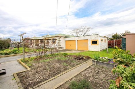 Photo of property in 220 Lumsden Place, Akina, Hastings, 4122