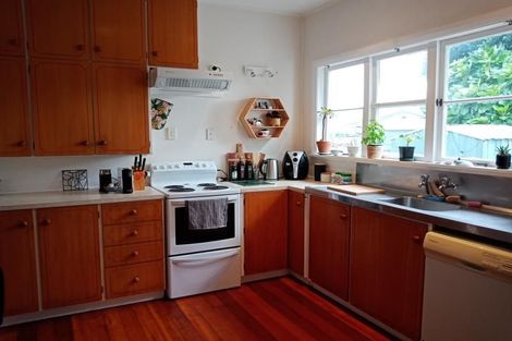 Photo of property in 39 Thornycroft Avenue, Epuni, Lower Hutt, 5011