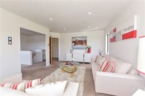 Photo of property in 10 Camilla Grove, Totara Vale, Auckland, 0629