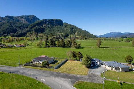 Photo of property in 136 Waller Street, Murchison, 7007