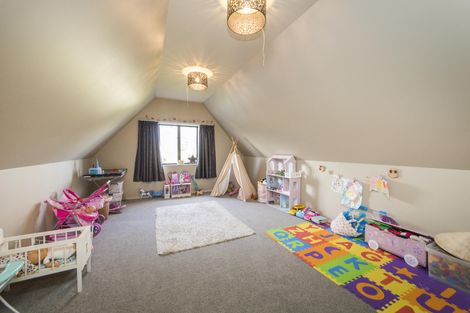 Photo of property in 19 Truscott Grove, Awapuni, Palmerston North, 4412