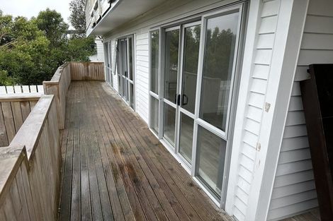 Photo of property in 322 Glenfield Road, Glenfield, Auckland, 0629