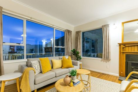 Photo of property in 76 Tilley Road, Paekakariki, 5034