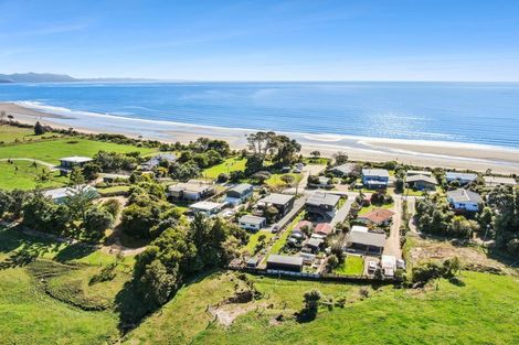 Photo of property in 279 Patons Rock Road, Patons Rock, Takaka, 7182