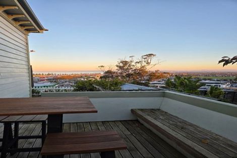 Photo of property in 3 Colenso Avenue, Hospital Hill, Napier, 4110