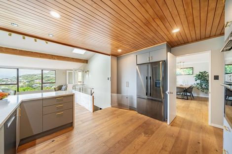 Photo of property in 33 Oak Avenue, Paremata, Porirua, 5024