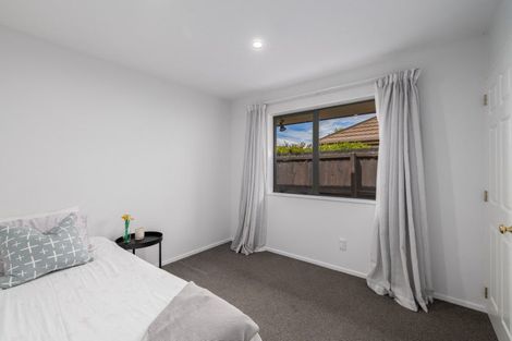 Photo of property in 15 Farquhars Road, Redwood, Christchurch, 8051