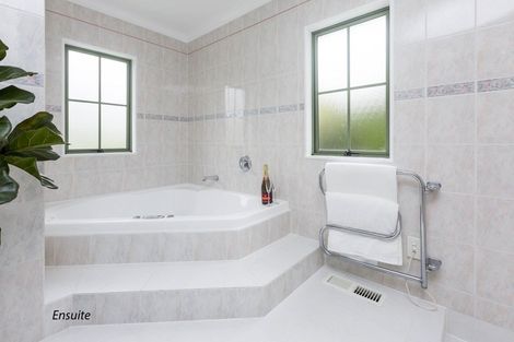 Photo of property in 95 Viewmont Drive, Harbour View, Lower Hutt, 5010