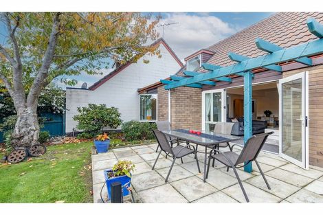 Photo of property in 2/19 Waitikiri Drive, Parklands, Christchurch, 8083