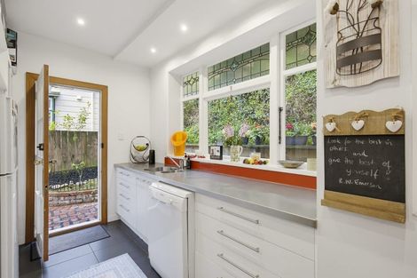 Photo of property in 2 Ascot Street, Thorndon, Wellington, 6011