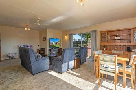 Photo of property in 38 Acacia Street, Kelvin Grove, Palmerston North, 4414