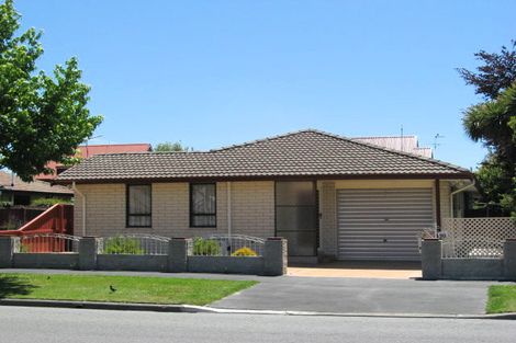 Photo of property in 2/90 Merrin Street, Avonhead, Christchurch, 8042