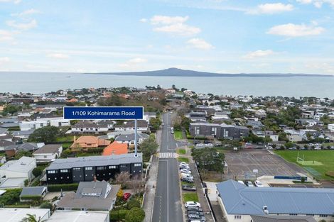 Photo of property in 2/32a Westgate Drive, Massey, Auckland, 0614