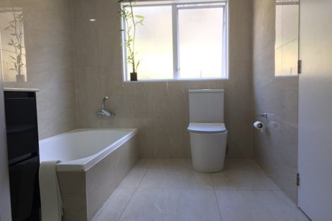 Photo of property in 299a Glengarry Road, Glen Eden, Auckland, 0602