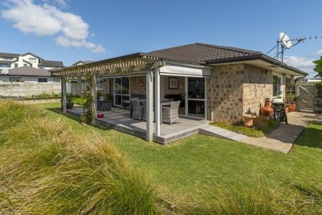 Photo of property in 15 Parkland Rise, Omokoroa, 3114