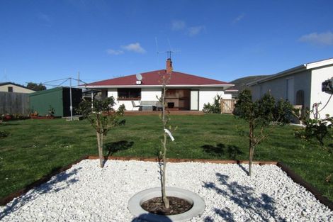Photo of property in 3 Price Street, Waimate, 7924