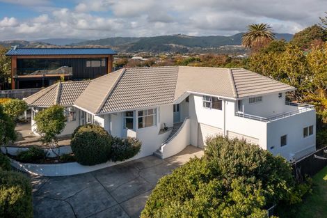Photo of property in 6b Wharemauku Road, Raumati Beach, Paraparaumu, 5032